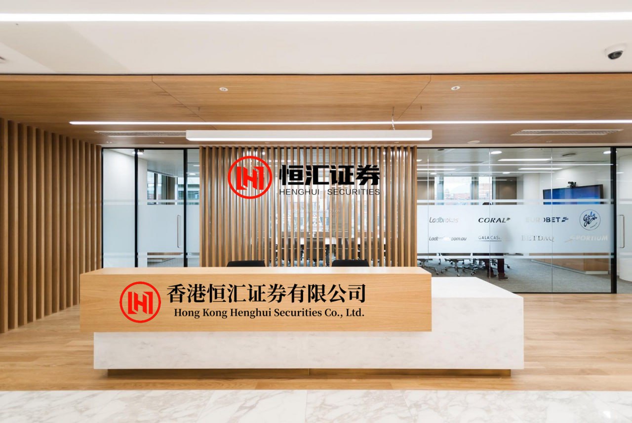 台面优配 2025洋河·双沟开窖节盛大启幕！“苏轼”穿越现身吟诵《水调歌头·头排几时有》